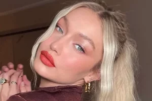 How to Choose the Perfect Lipstick Shade for Your Skin Tone